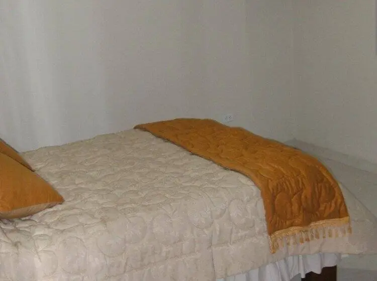 اتاق استاندارد یک نفره, Hostal Fevilamir
