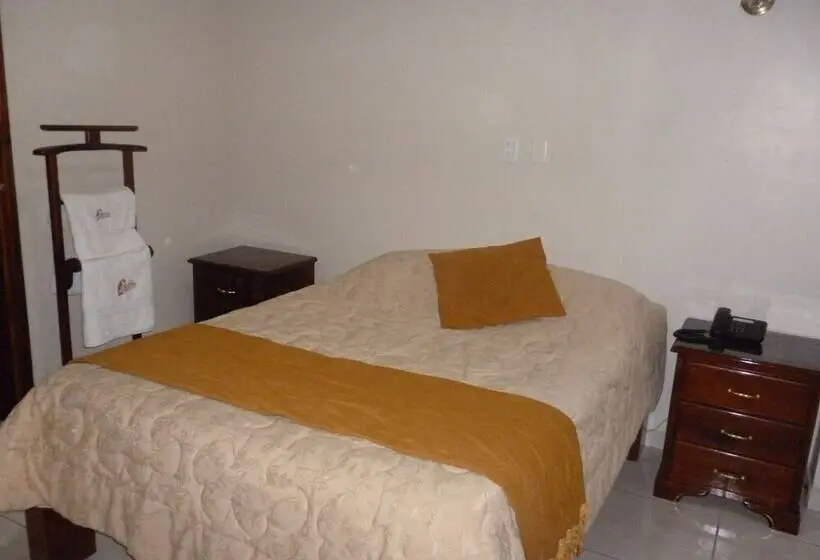 اتاق استاندارد یک نفره, Hostal Fevilamir