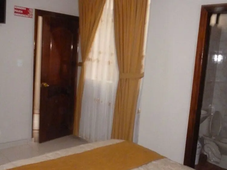 اتاق استاندارد یک نفره, Hostal Fevilamir