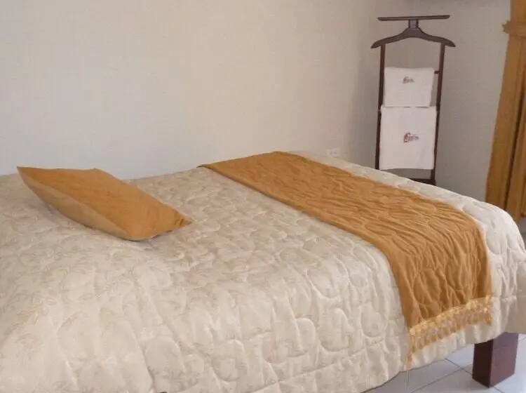 اتاق استاندارد یک نفره, Hostal Fevilamir