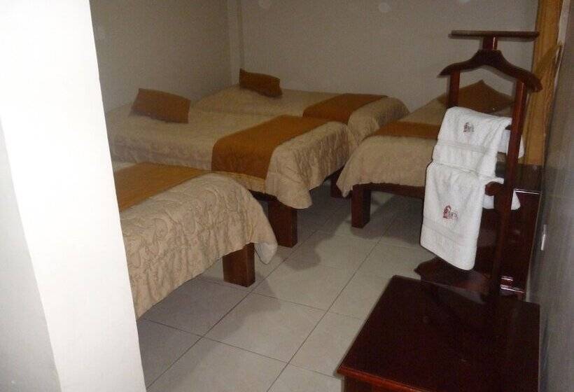 4인용 스탠다드 룸, Hostal Fevilamir
