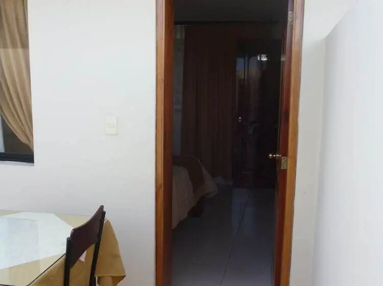 اتاق استاندارد چهار تخته, Hostal Fevilamir