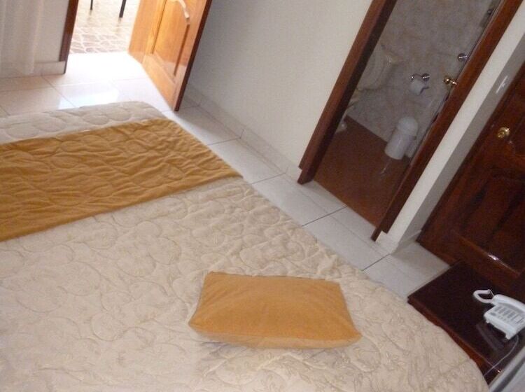 스위트, Hostal Fevilamir