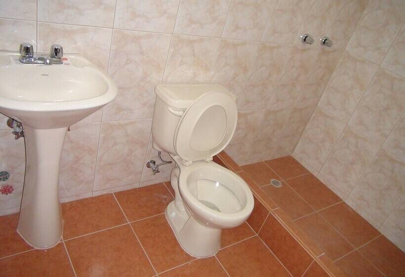 4인용 스탠다드 룸, Hostal Fevilamir