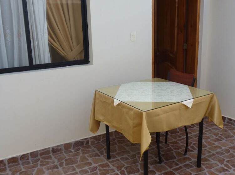 Standaard Vierpersoonskamer, Hostal Fevilamir