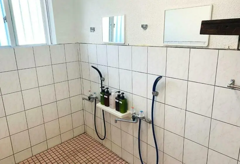 Standard Neljän Hengen Huone Jaettu Kylpyhuone, Pension Sea Friend