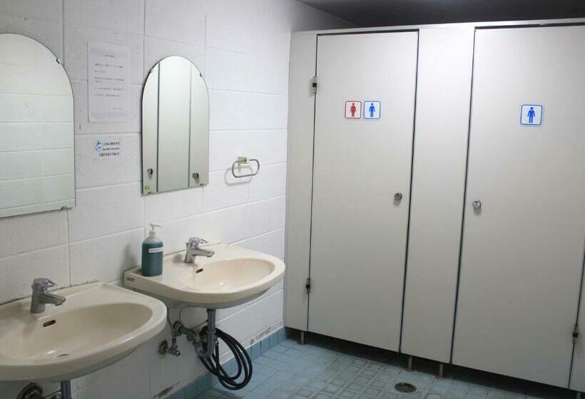 הכלכלה חדר לארבעה עם מקלחת משותפת, Pension Sea Friend