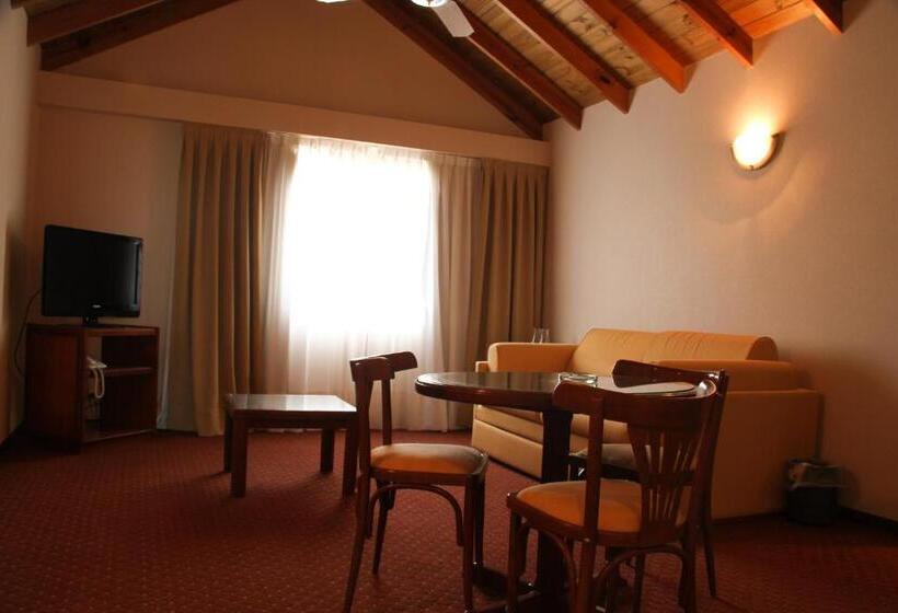 ジュニアスイート, Reviens