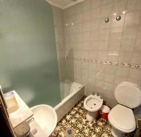 اتاق استاندارد سه نفره, Samay Huasi