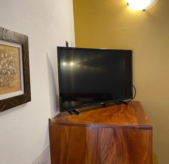 اتاق سوپریور با وان آب گرم, Samay Huasi