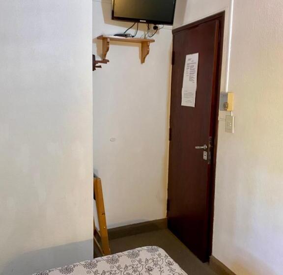 اتاق اکونومی, Samay Huasi