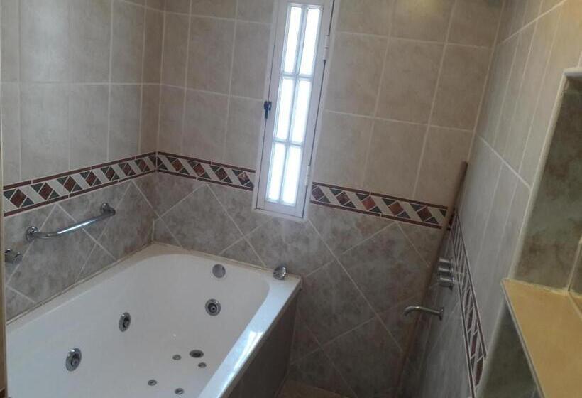 חדר סטנדרט עם ג'קוזי, Teomar