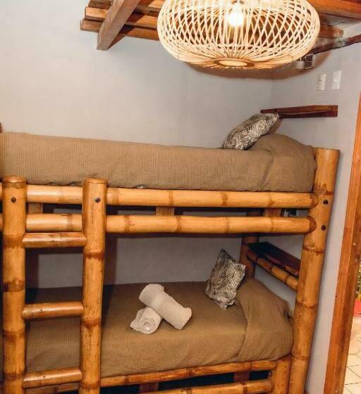 جناح عائلي, Tiki Limbo