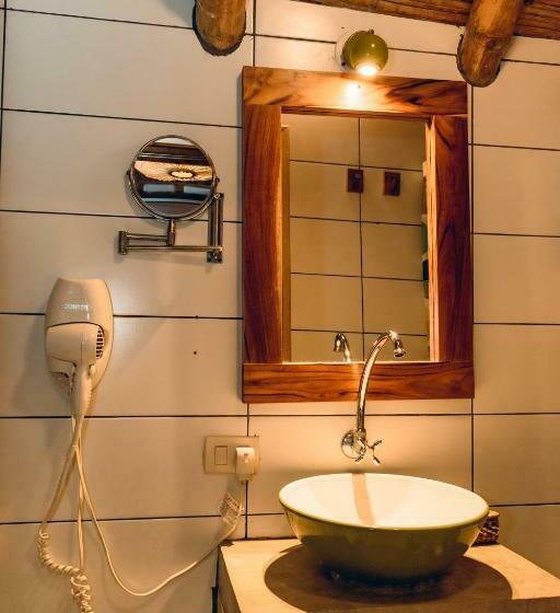 غرفة قياسية ثلاثية, Tiki Limbo