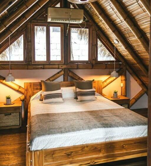 جناح عائلي, Tiki Limbo