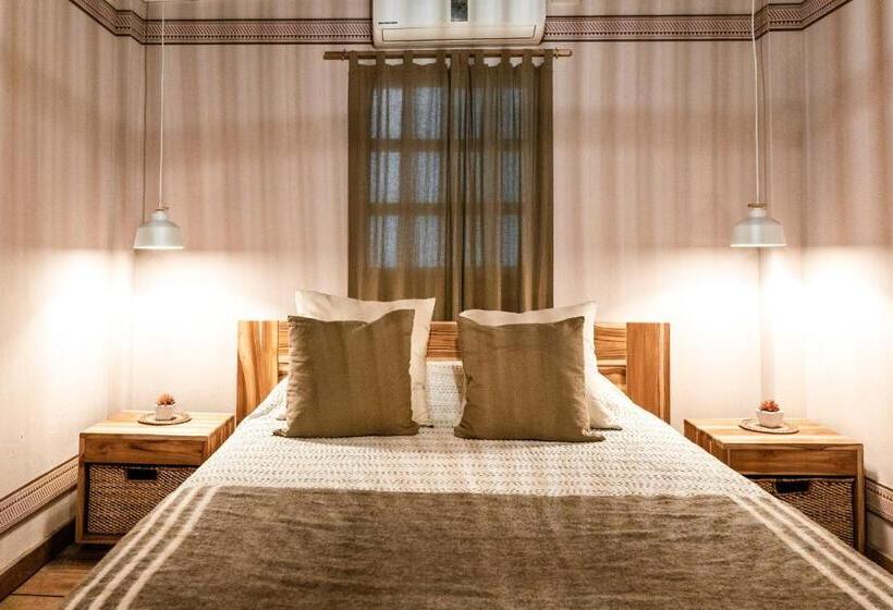 غرفة قياسية, Tiki Limbo