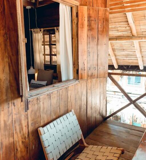 غرفة قياسية رباعية, Tiki Limbo