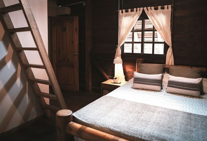 غرفة قياسية رباعية, Tiki Limbo