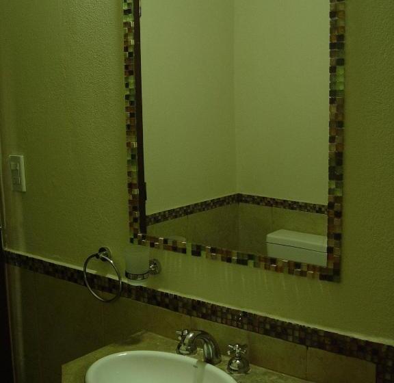 اتاق استاندارد یک نفره, Urbana