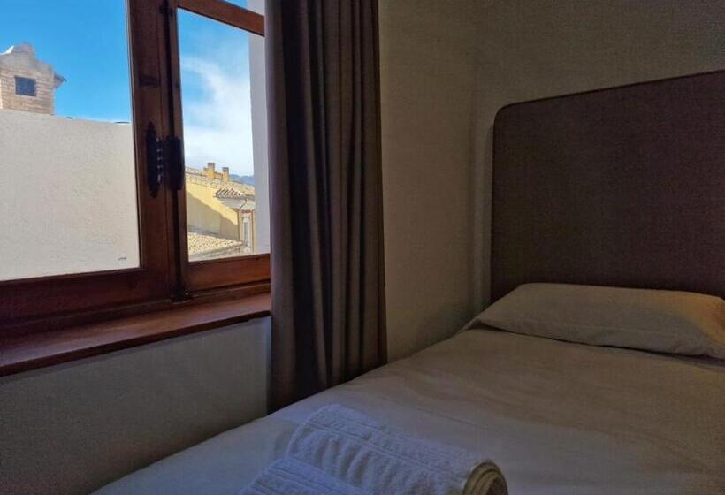 سوییت خانوادگی, Hostal Hs Cehegin