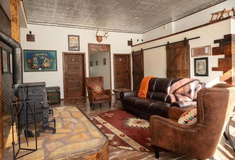 Sviitti Parveke, The Frenchman Suites
