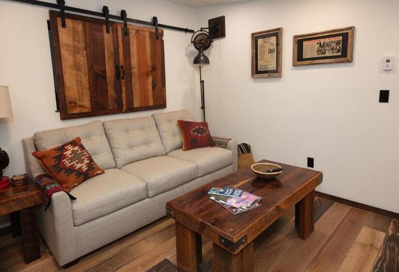 Люкс с Балконом, The Frenchman Suites