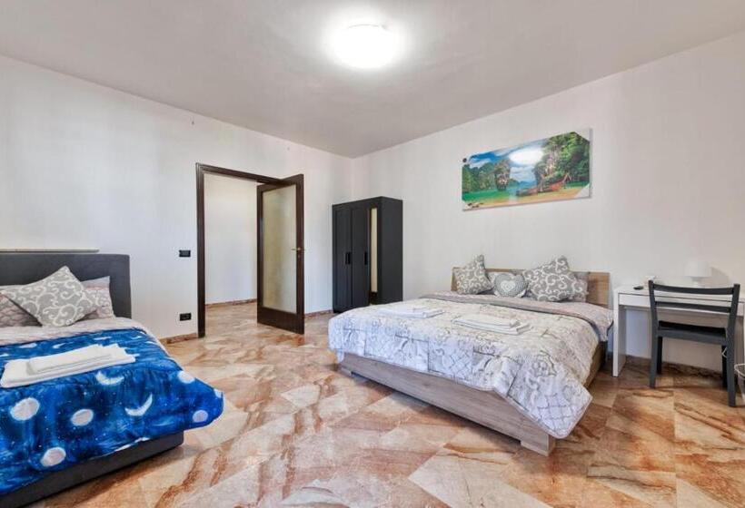 Standard Kolmen Hengen Huone Parveke, Easy Downtown Inn