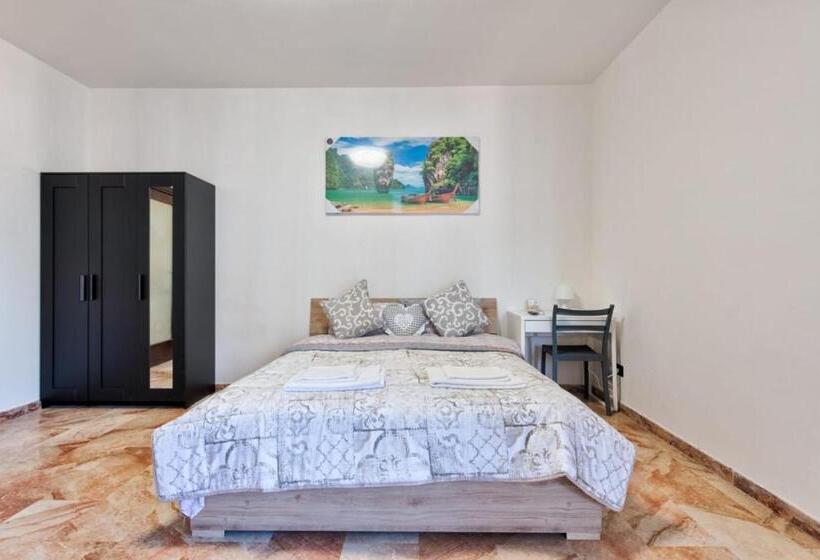 Standard Kolmen Hengen Huone Parveke, Easy Downtown Inn