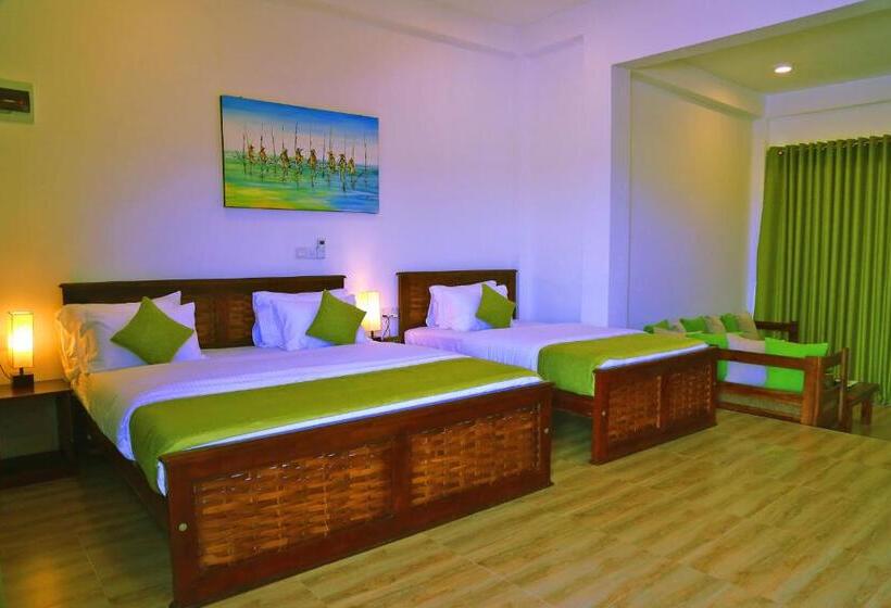 חדר סטנדרט לשלושה עם מרפסת, Avonil Resort Yala