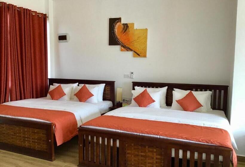 Семейный Номер, Avonil Resort Yala
