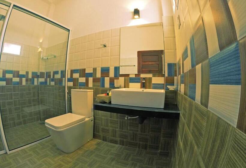 חדר סטנדרט לשלושה עם מרפסת, Avonil Resort Yala