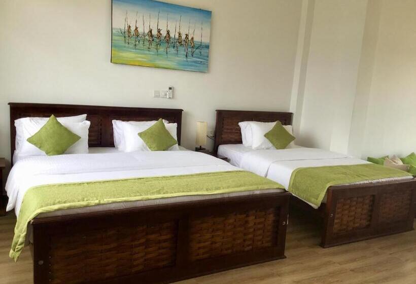 חדר סטנדרט לשלושה עם מרפסת, Avonil Resort Yala