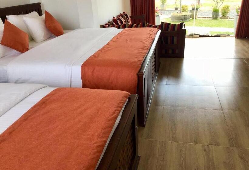 Семейный Номер, Avonil Resort Yala