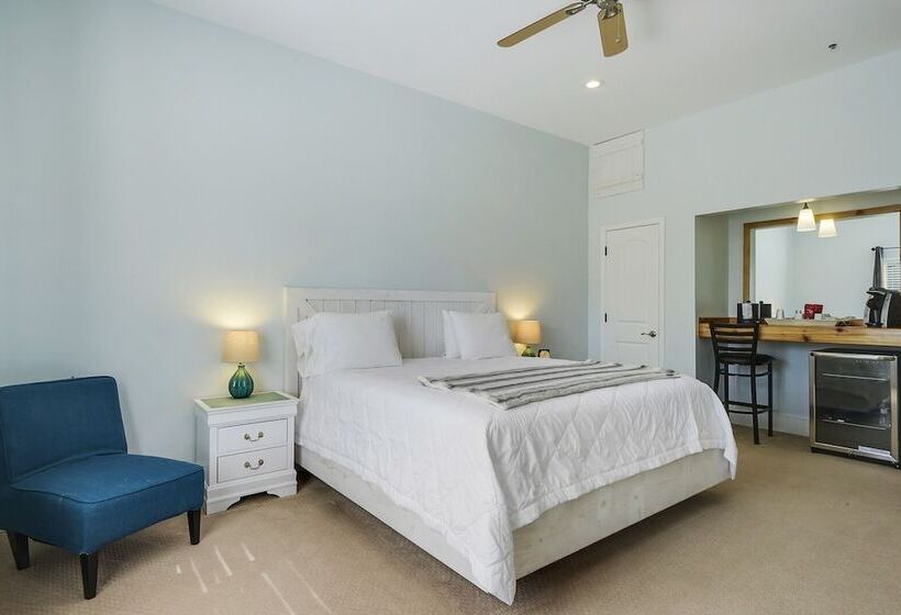 Номер Стандарт, Whiskey In Pascagoula