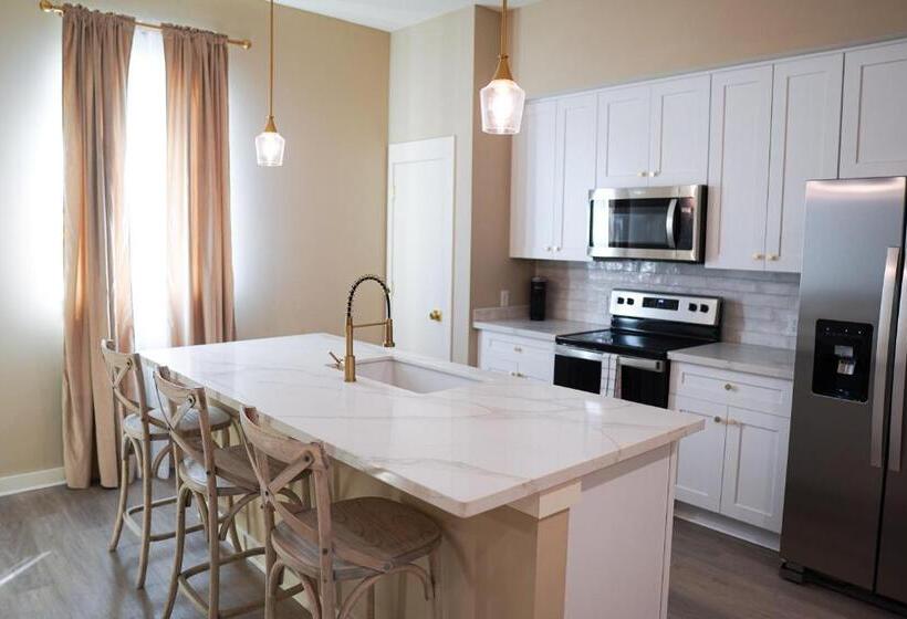 Апартаменты 1 Спальня, Whiskey In Pascagoula