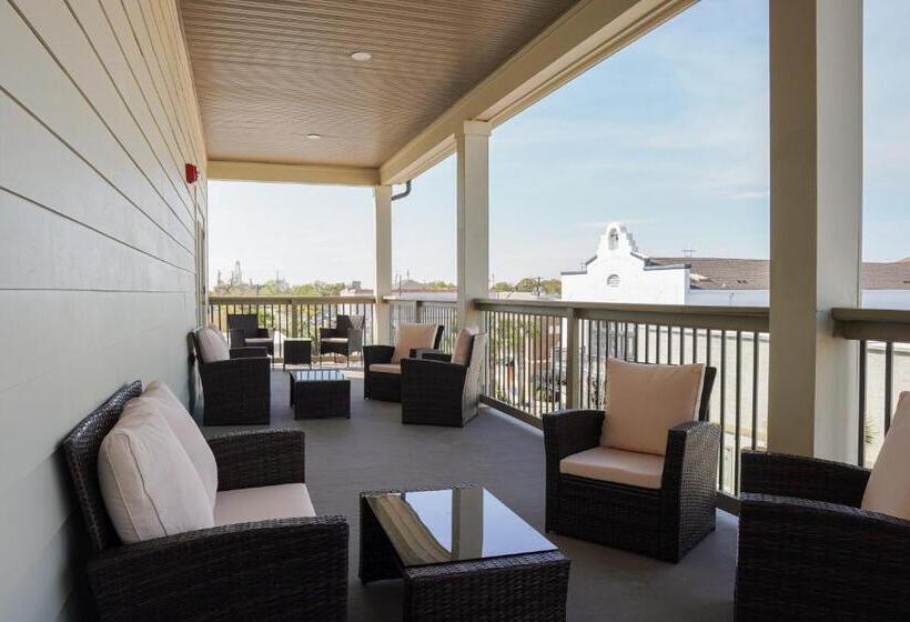 Люкс с Балконом, Whiskey In Pascagoula