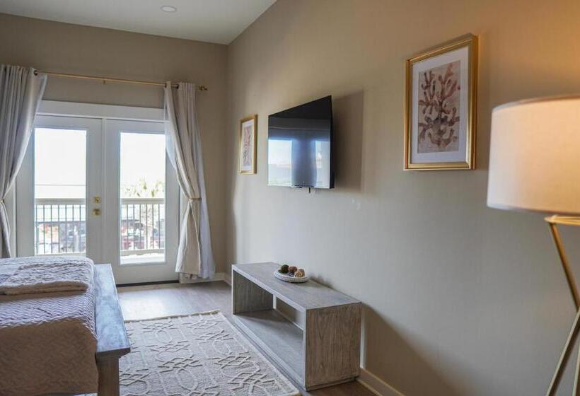 Стандартный Номер Кровать Кинг, Whiskey In Pascagoula