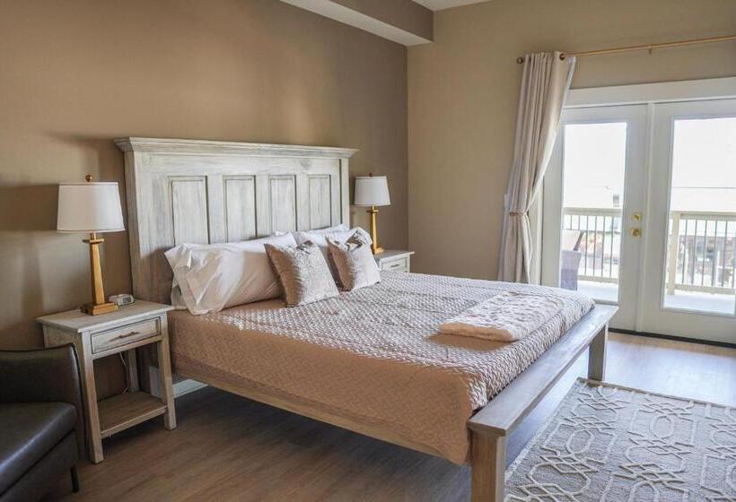 Стандартный Номер Кровать Кинг, Whiskey In Pascagoula