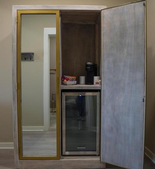 Стандартный Номер Кровать Кинг, Whiskey In Pascagoula