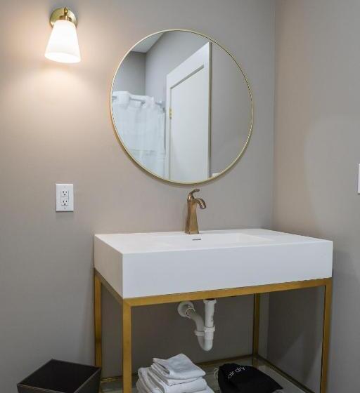 Стандартный Номер Кровать Кинг, Whiskey In Pascagoula