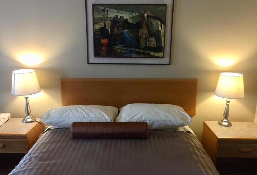 חדר סטנדרט, Avalon Inn