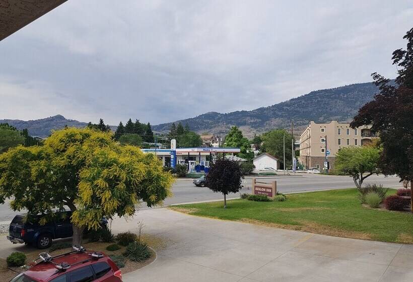 غرفه قياسيه سريرين مزدوجين, Avalon Inn