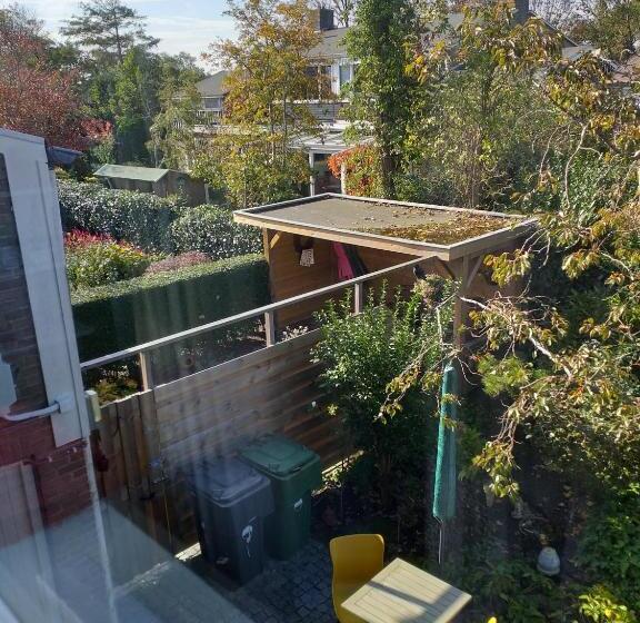 이코노미 룸, B&b Oosterpark