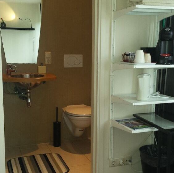 이코노미 룸, B&b Oosterpark