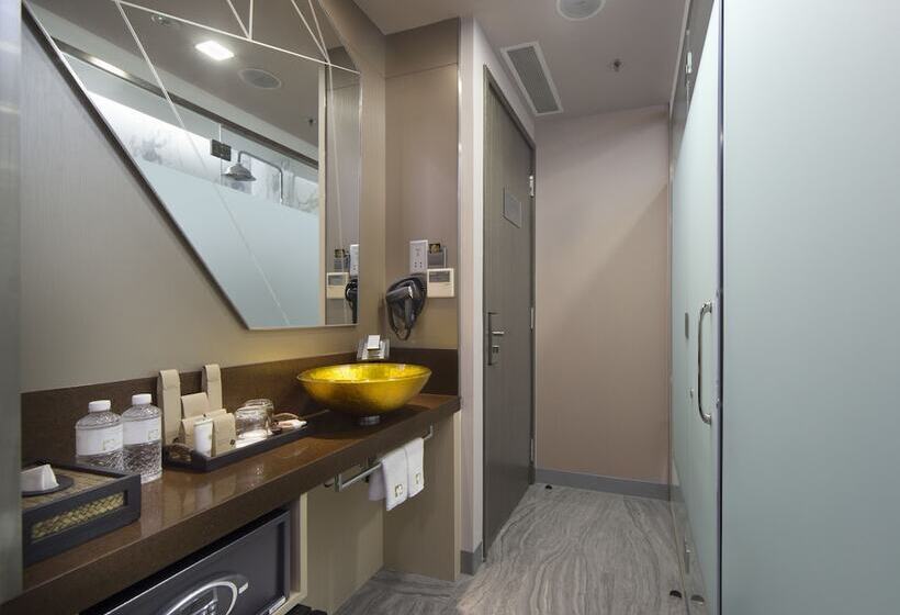 اتاق لوکس, Clover 7