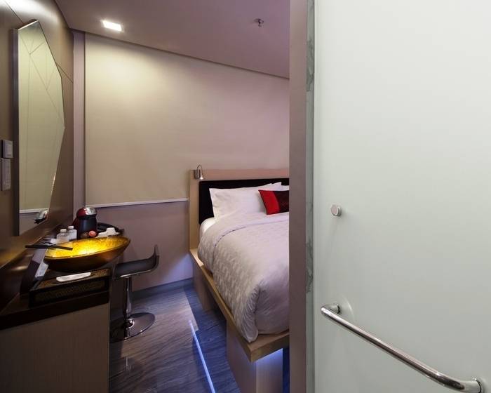 اتاق لوکس, Clover 7