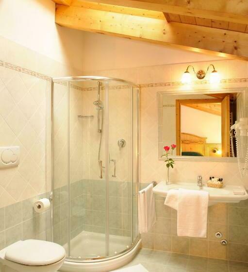 اتاق استاندارد سه نفره, Garnì La Soldanella