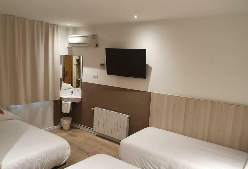 اتاق استاندارد سه نفره, Hostal Bestprice Barcelona Stadium