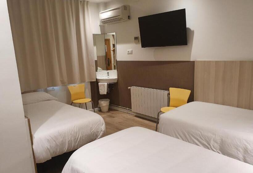 اتاق استاندارد سه نفره, Hostal Bestprice Barcelona Stadium