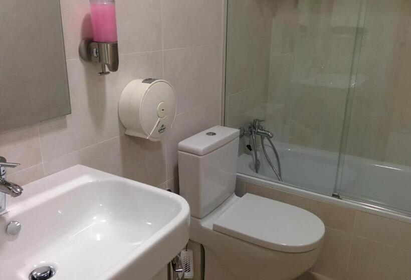 اتاق استاندارد یک نفره, Hostal Bestprice Barcelona Stadium